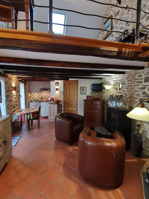 La Petite Porcherie Ladignac-le-Long Exteriör bild